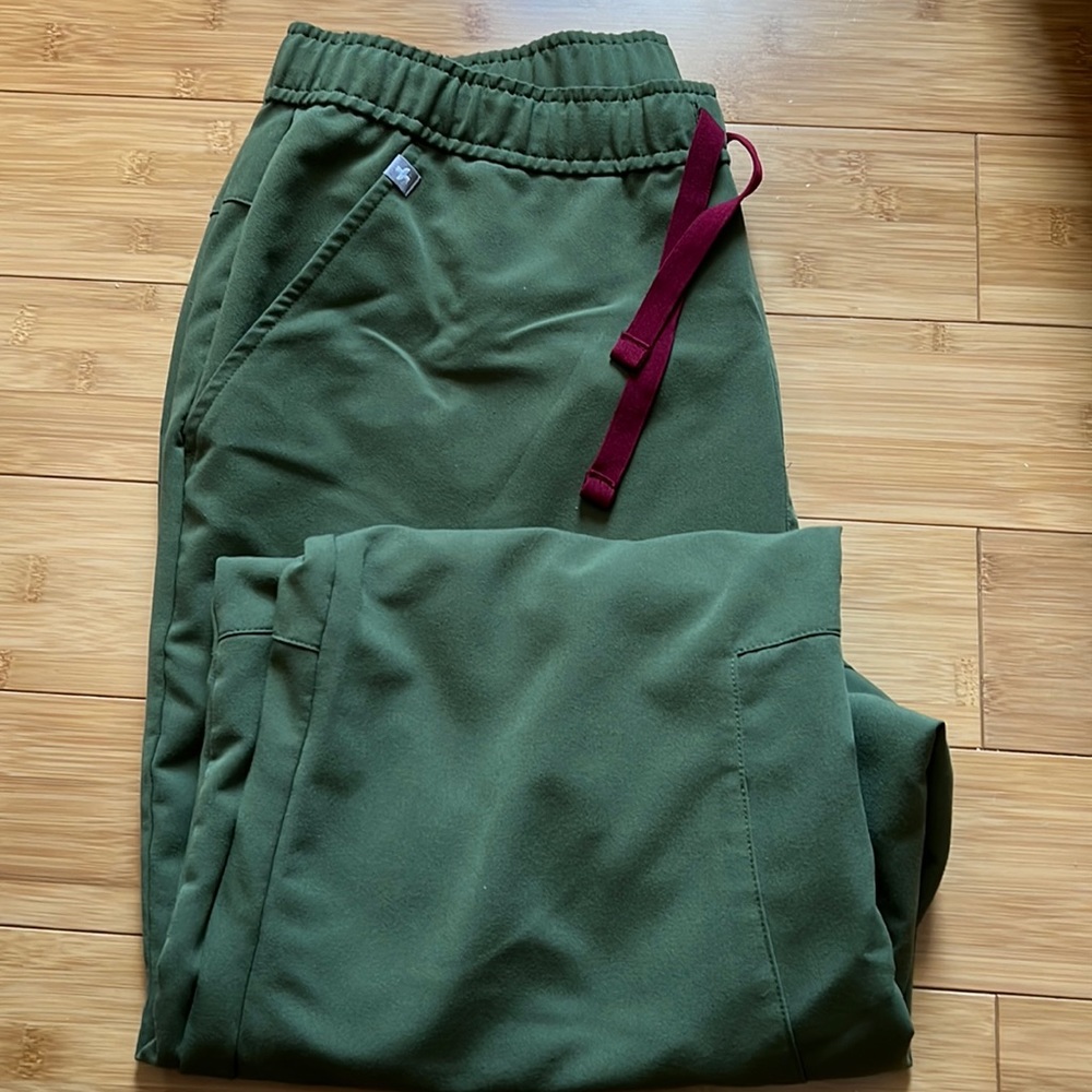 Figs Jansen Joggers. Dark olive. Worn once, too baggy